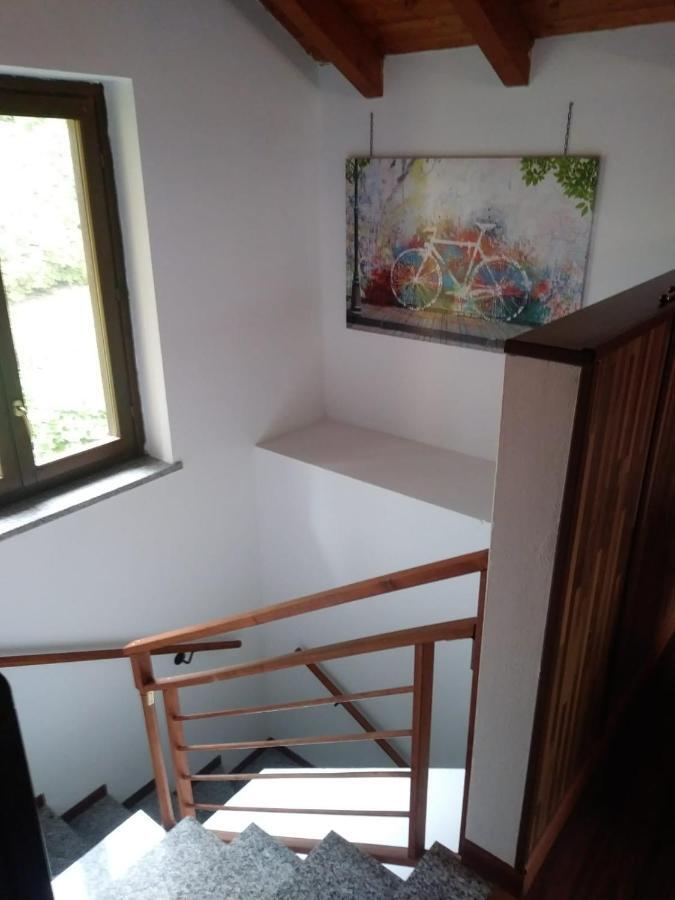 Casa Vacanza Il Glicine Casale Corte Cerro Exterior foto